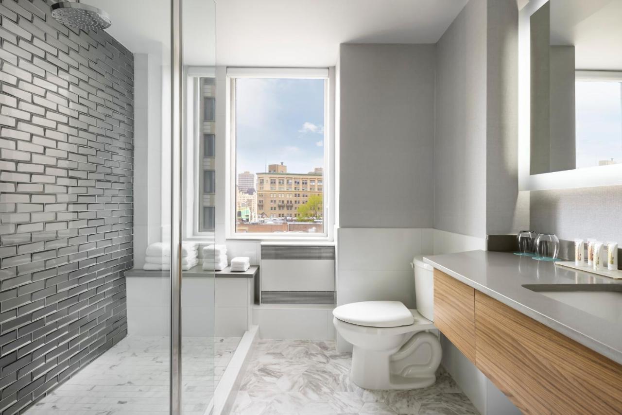 Junior Suite, 1 King, Corner room