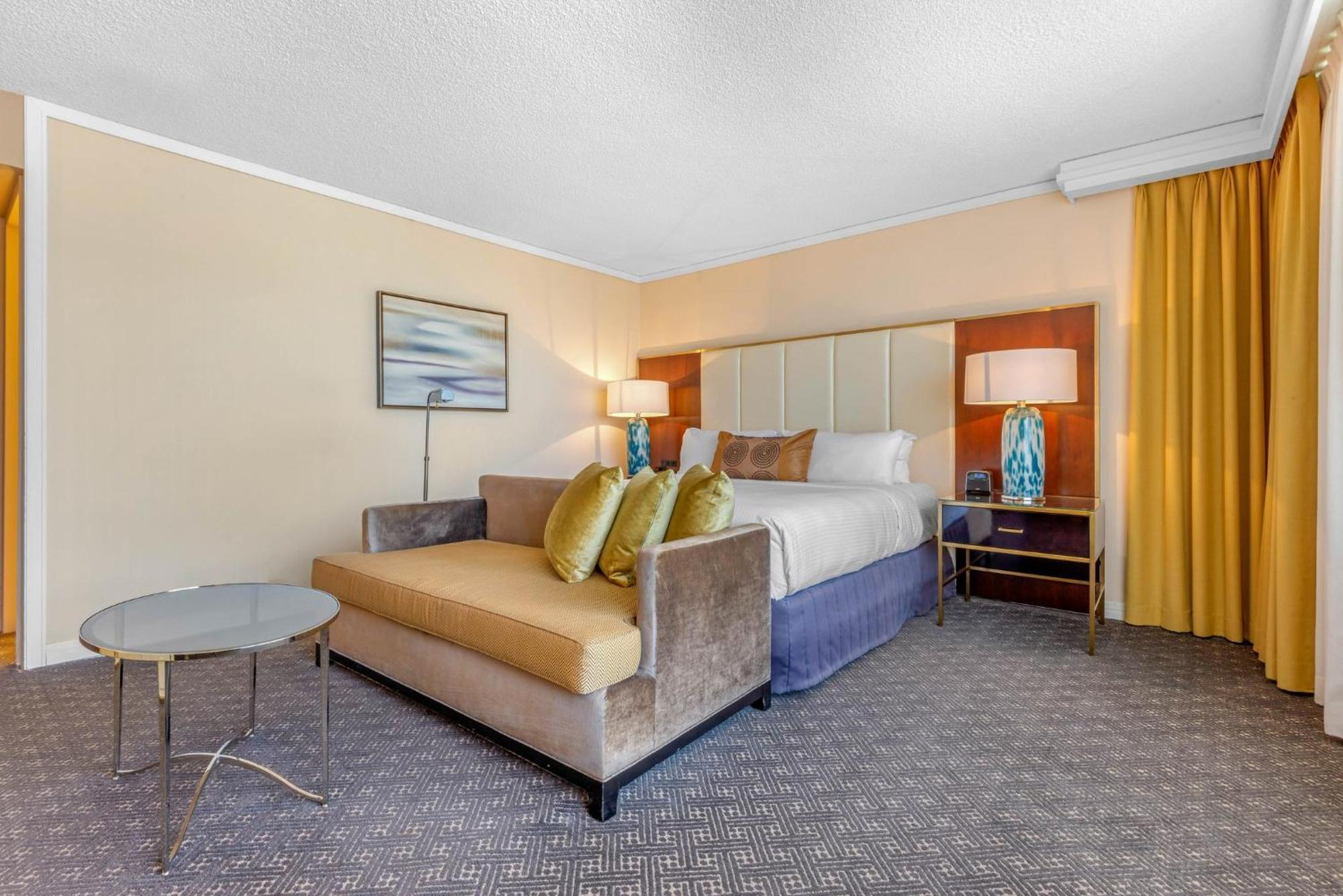 Premium King Room