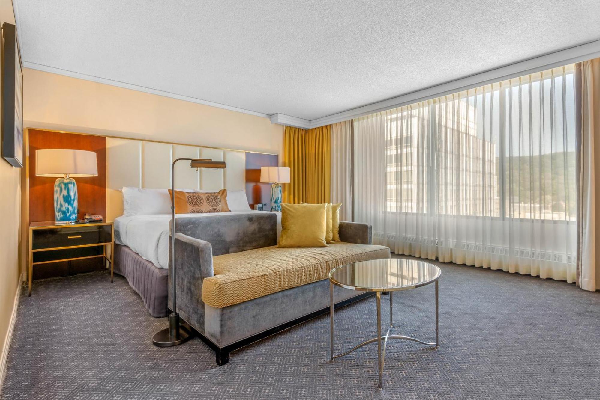 ADA Deluxe Room - 1 King Bed