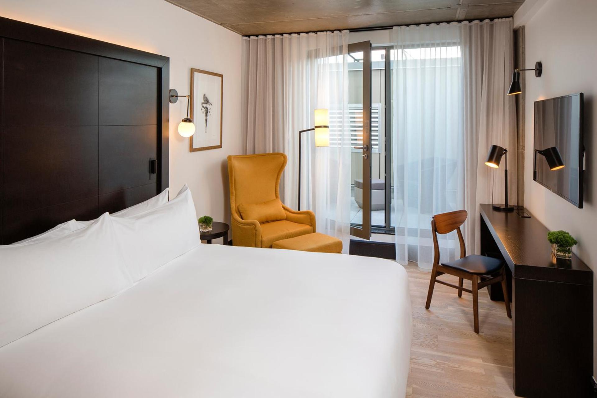 Deluxe King Room with Balcony