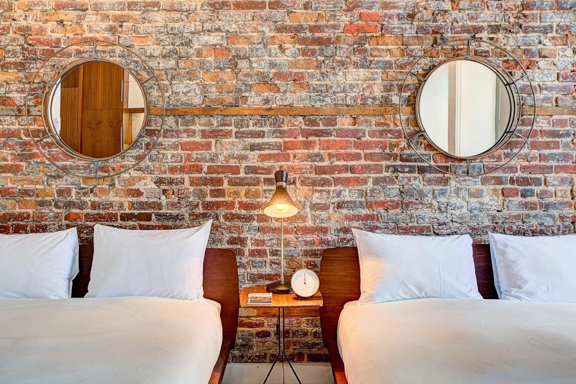 Premium Twin Loft 2 Beds Arched Windows
