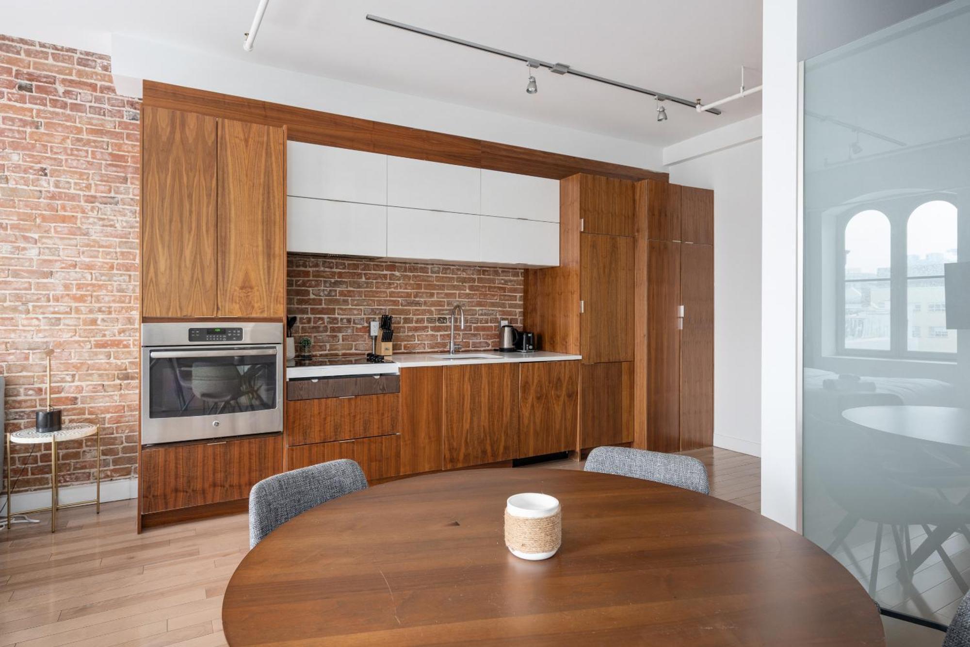 Premium Twin Loft 2 Beds Arched Windows