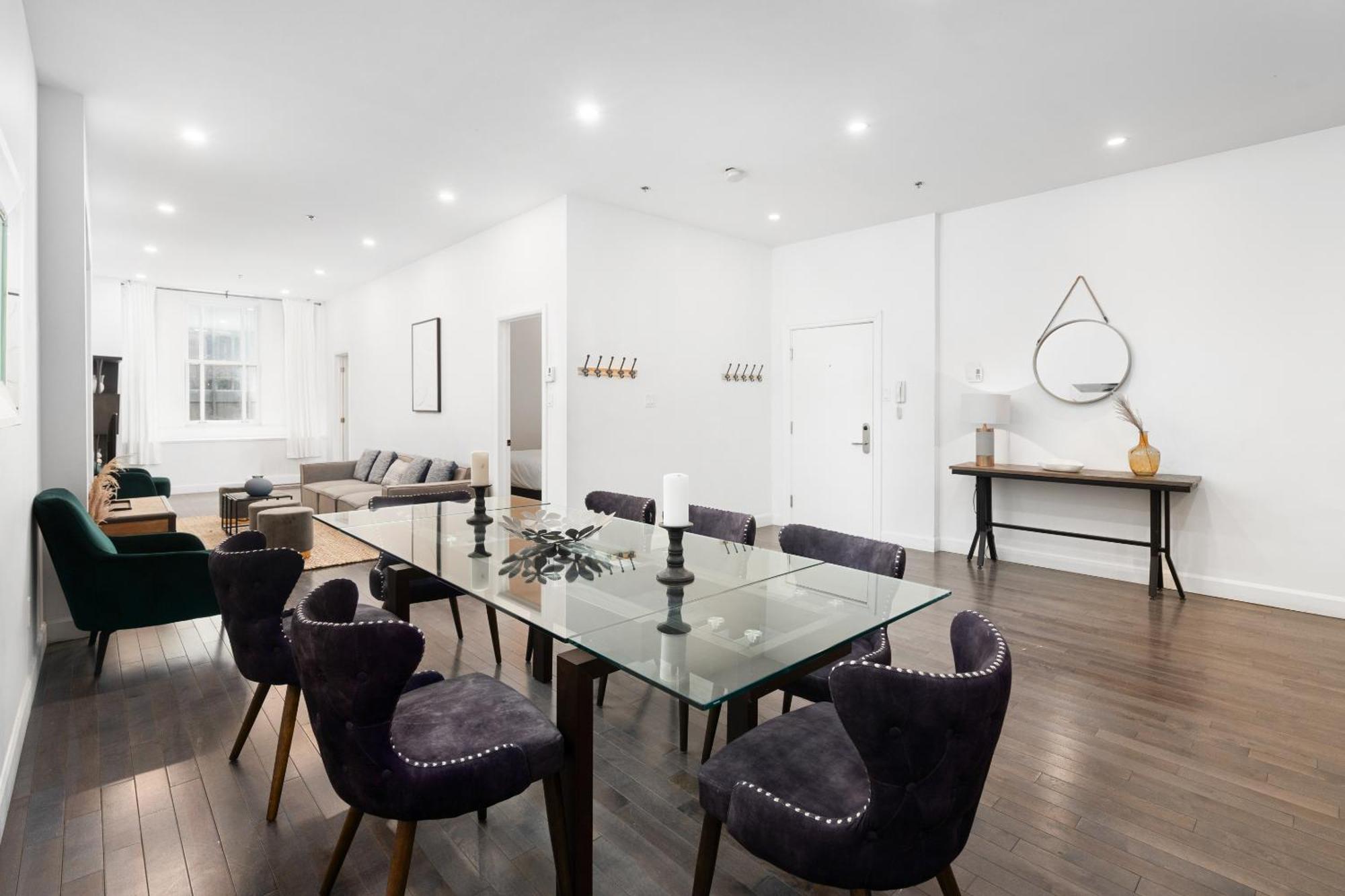 Four-Bedroom Apartment 202