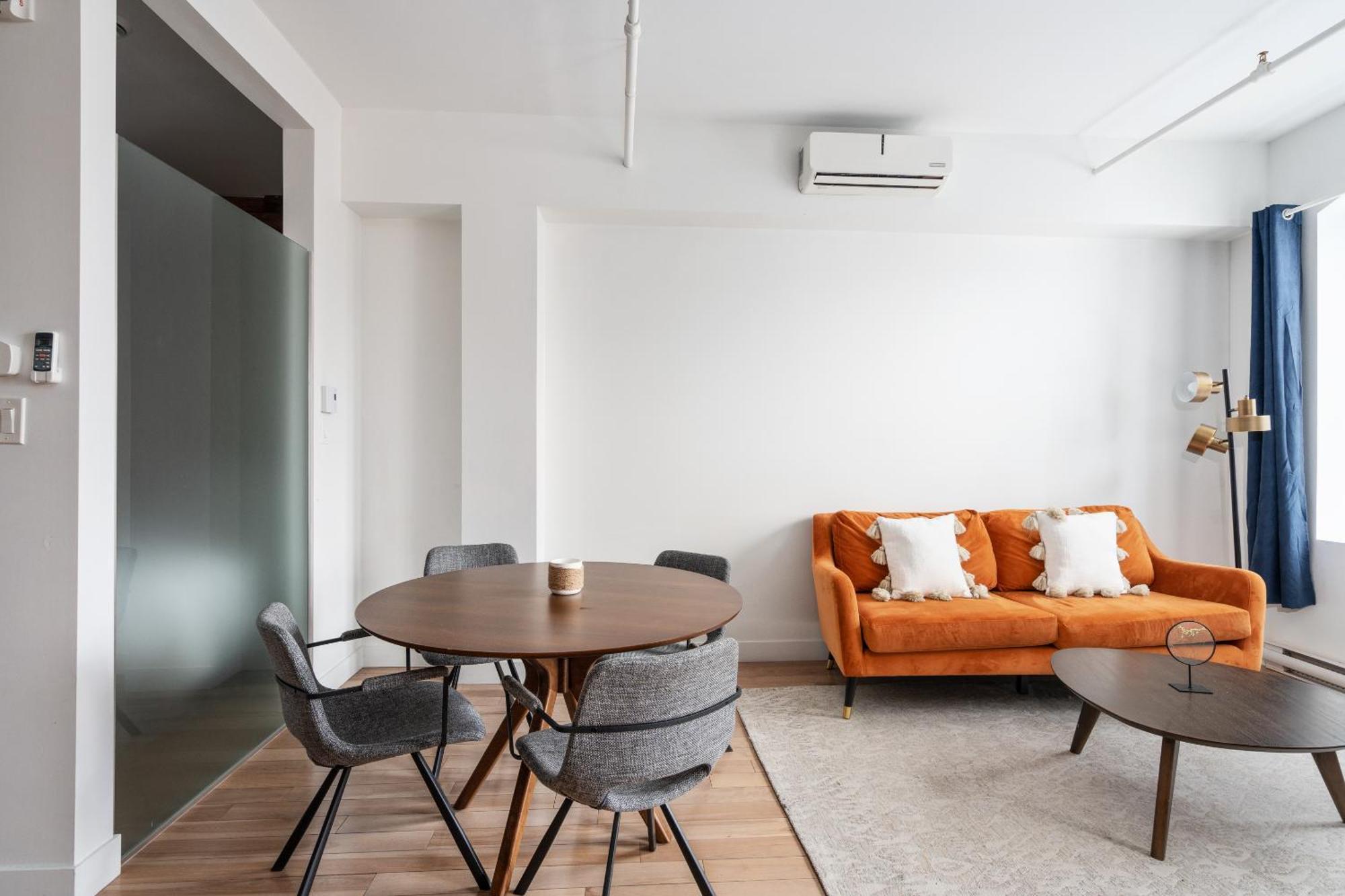 Premium Twin Loft 2 Beds Arched Windows