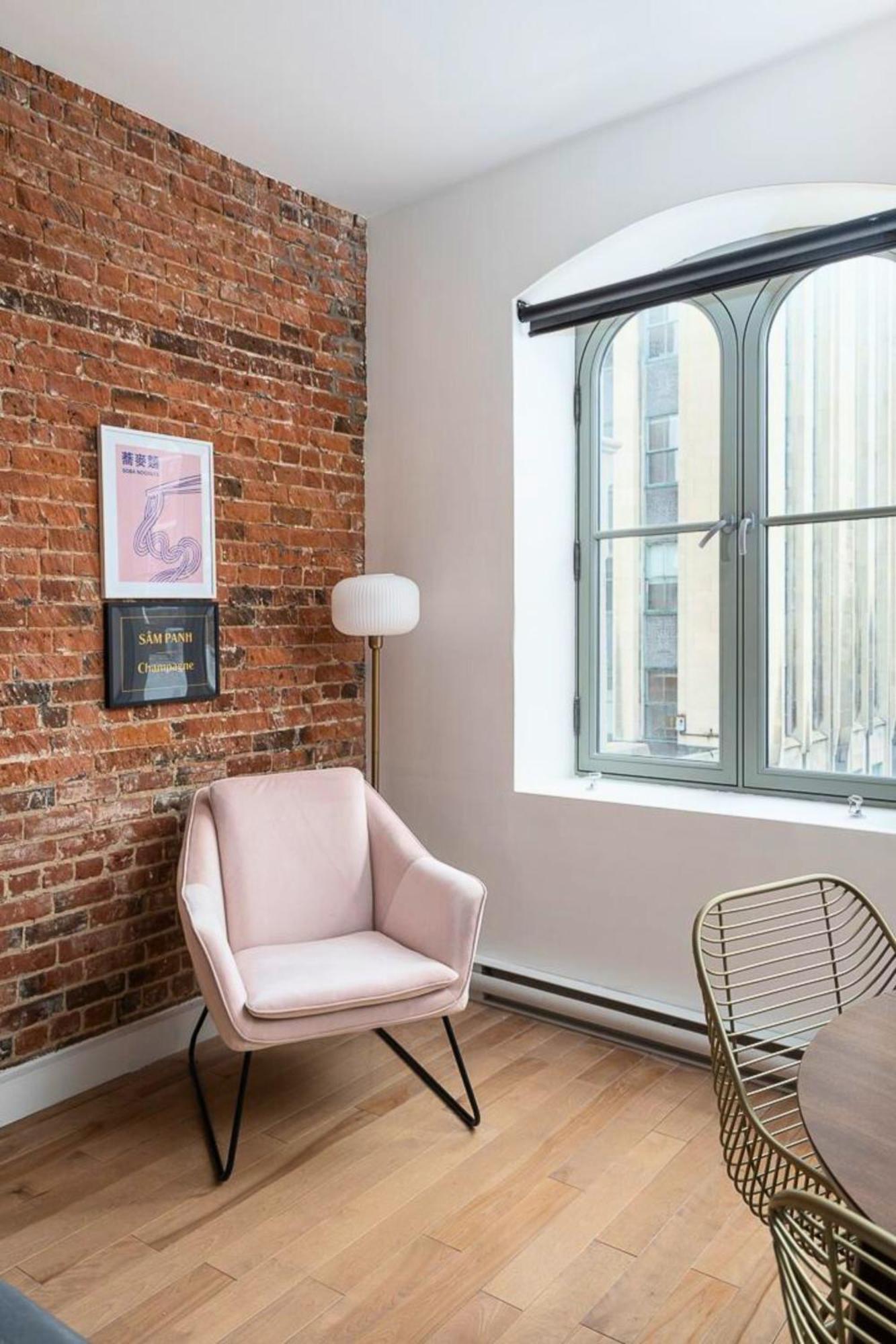 Premium Twin Loft 2 Beds Arched Windows