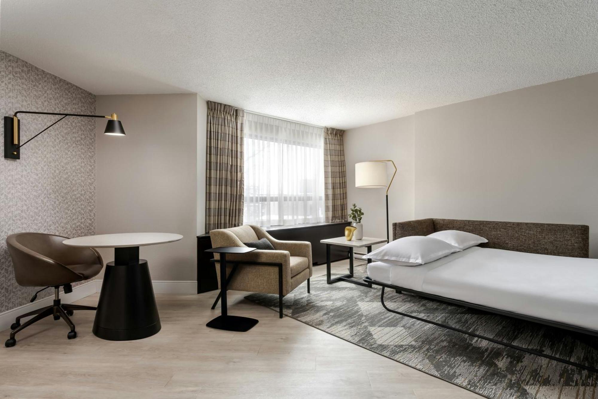 Junior Suite 1 Bedroom Junior Suite 1 King Sofa bed