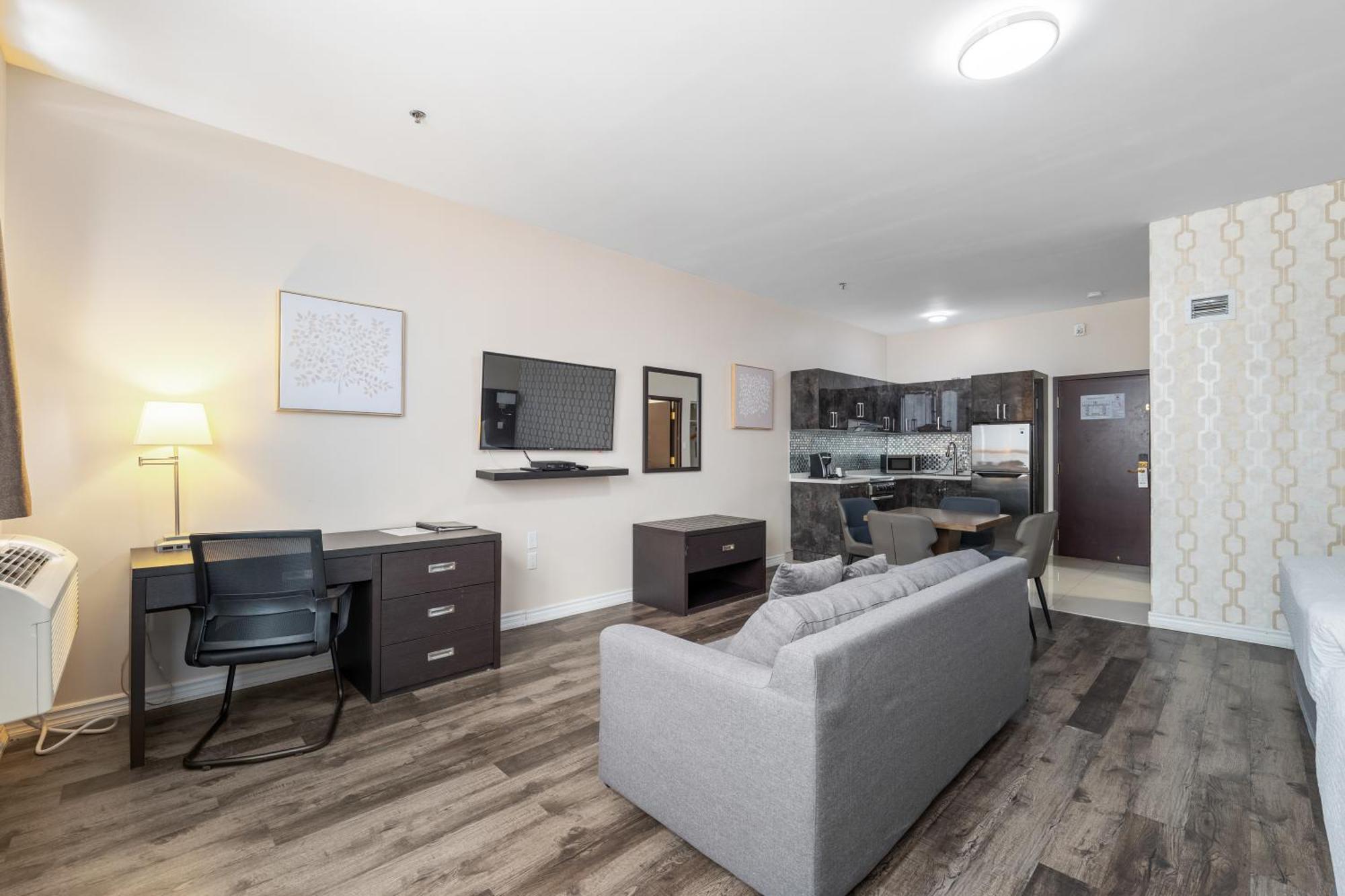Efficiency Queen Suite Two Queen Beds Non Smoking