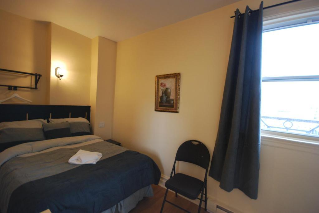 Single Room with Shared Bathroom