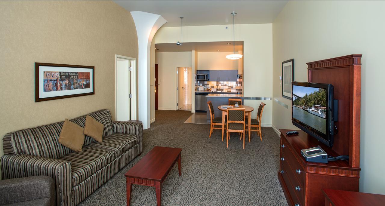 One-Bedroom King Suite