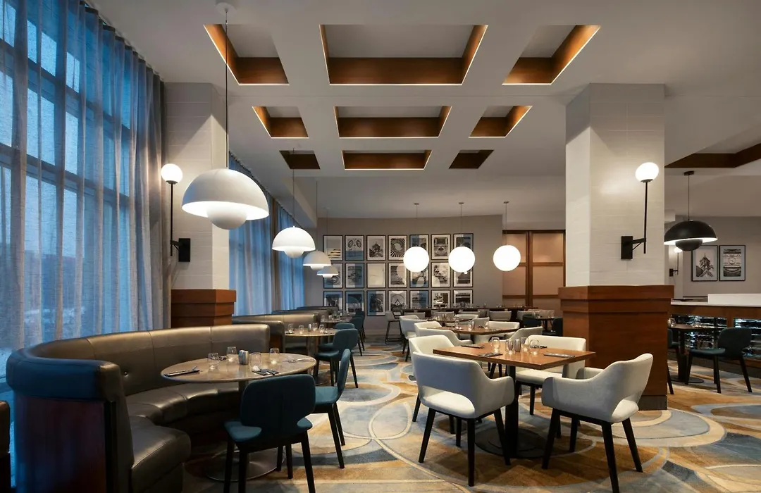 Courtyard By Marriott Montreal Airport-1