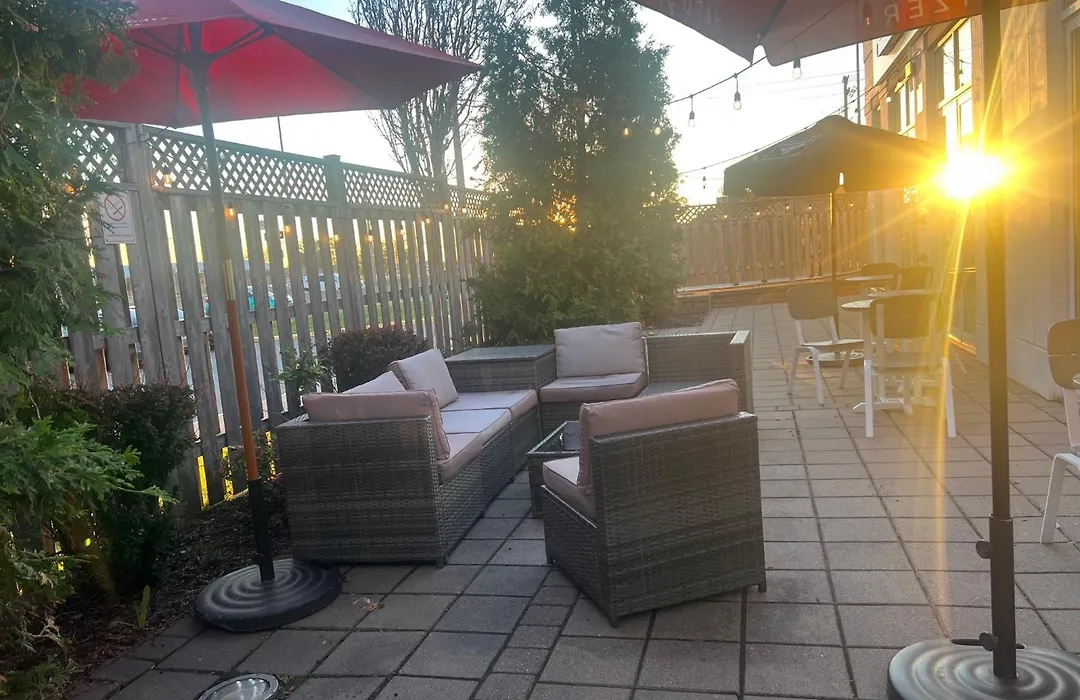 Hilton Garden Inn Montreal Airport-1