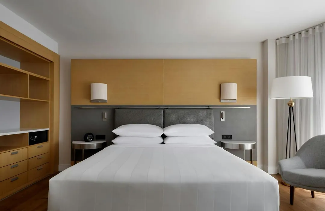 Montreal Marriott Chateau Champlain-1