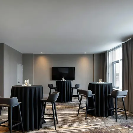 Courtyard By Marriott Montreal Airport-3