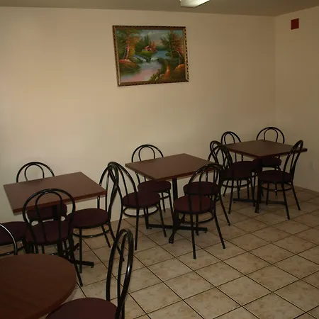 Econo Lodge-3