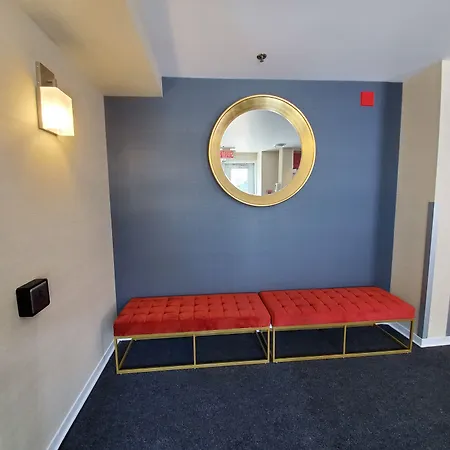 Econo Lodge-2