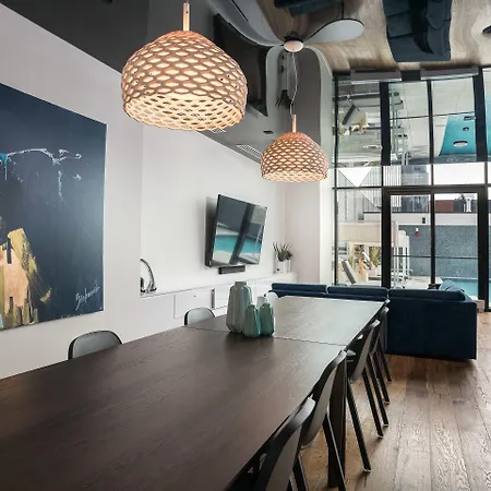 Luxury Home In Downtown Montreal-2