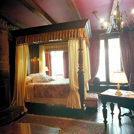 Hotel Pierre Du Calvet-2